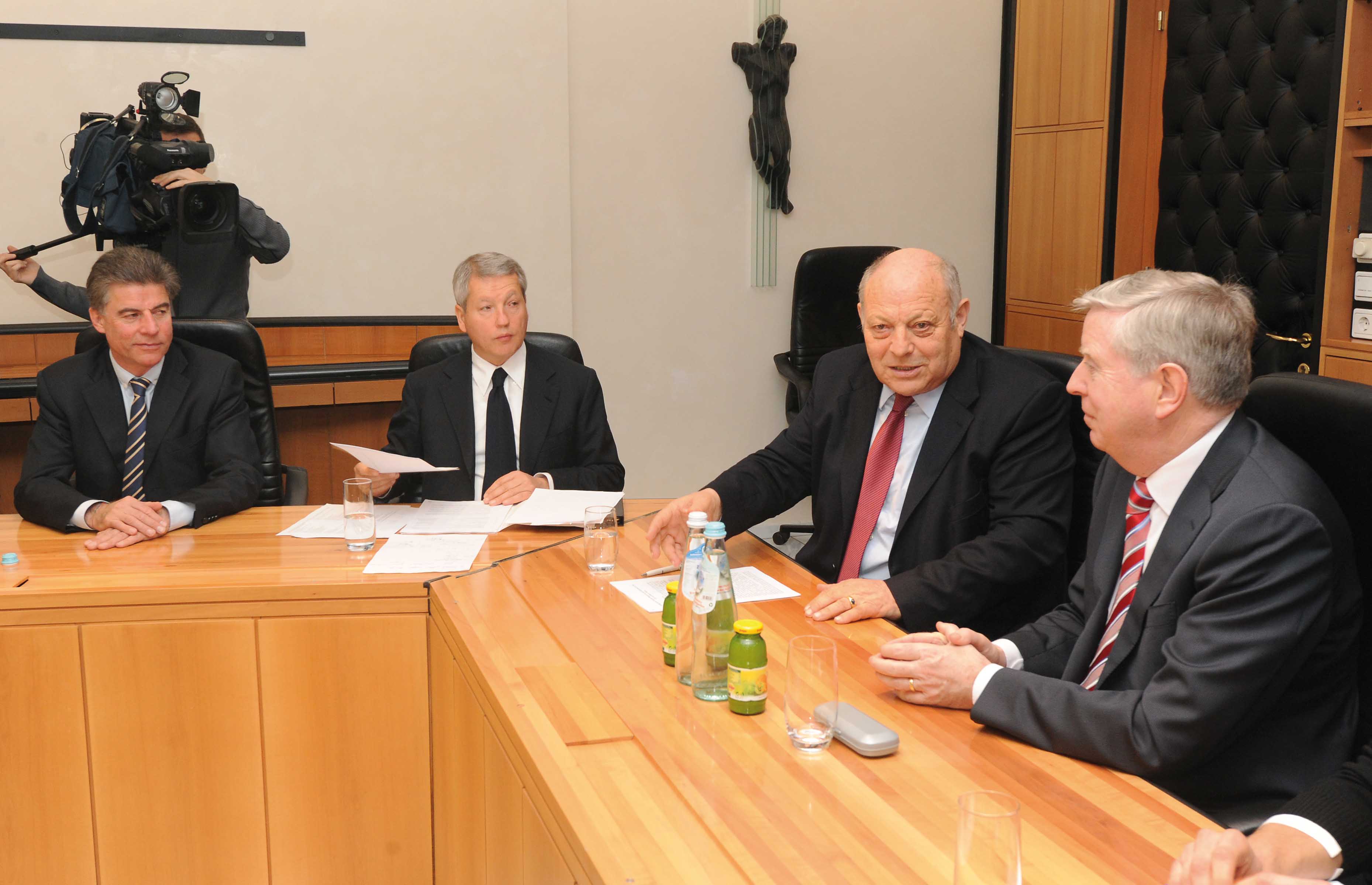 PAB Durnwalder con il coordinatore UE Cox, l¹ad della BBT SE Bergmeister e il commissario governativo Fabris 1