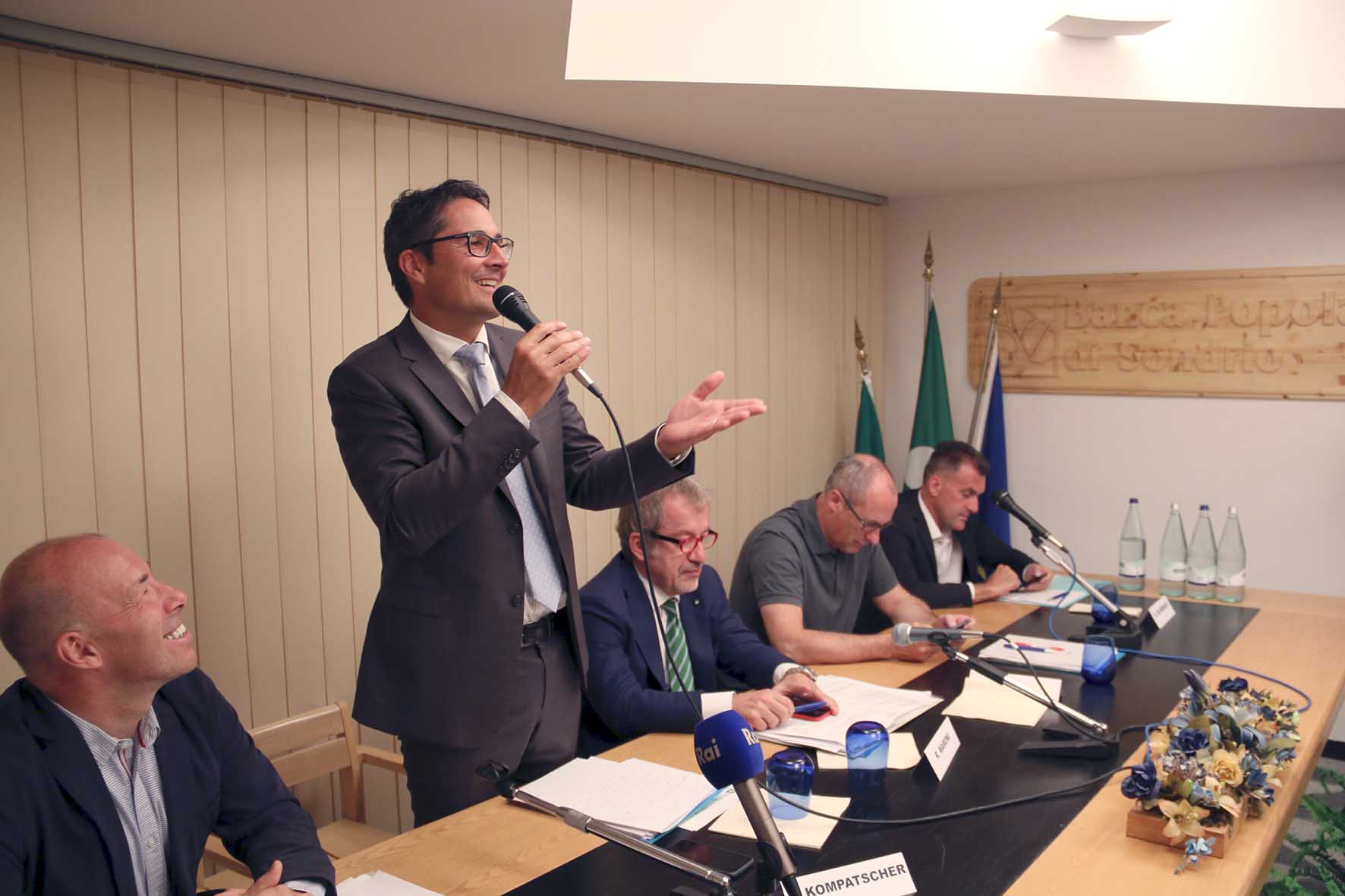 accordo Alto ADige Lombardia Stelvio 2015 Maroni Kompatscher Parolo Rossi De Menech