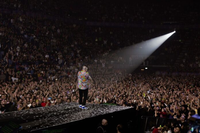 Max Pezzali Torna con 'Max Forever': Sold Out a Milano e Oltre
