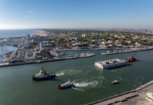 Diga frangiflutti di Ravenna: posato il primo cassone a protezione del rigassificatore Diga frangiflutti di Ravenna