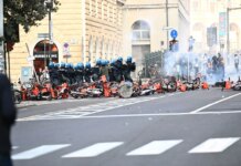 Scontri durante la manifestazione a Bologna, 9 poliziotti feriti. Lepore “Isolare i violenti”